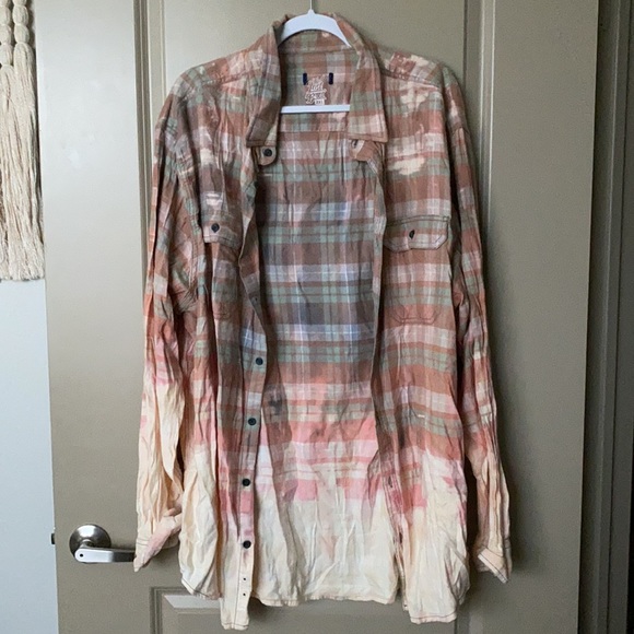 LOST BROS limited edition flannel - Picture 3 of 4